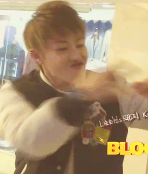 crownedd:  ukwon’s piggy dance 