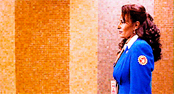 queenton:  30 days of quentin tarantino:   ↳ favorite opening (jackie brown)
