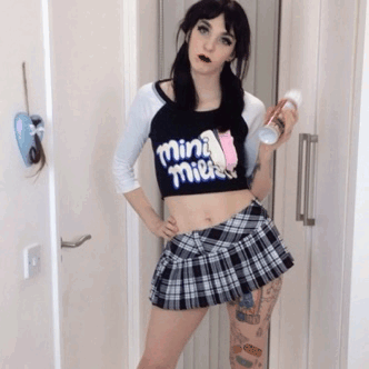averyconfusingcouple:   God I look so cute when I do disgusting shit. I look so happy