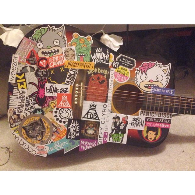 asm0-deus:  Ok yeah but can we talk about how disgusting my acoustic is please?