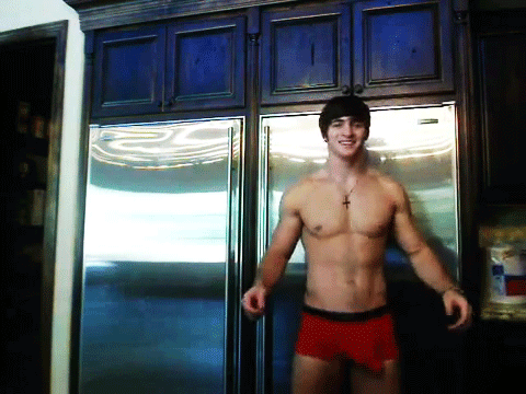 muteboi4eva:  BULGES! 