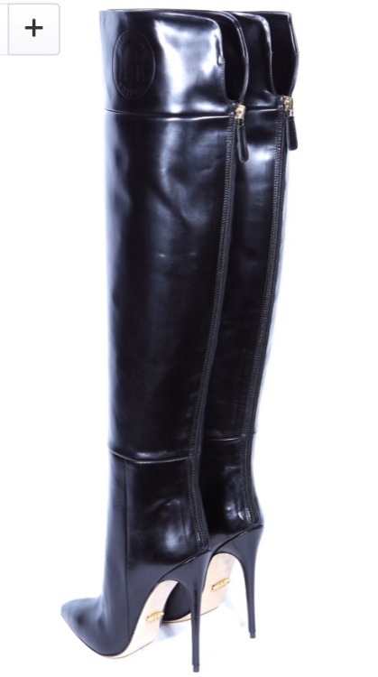 My dream boots are now on sale … but still €475  Want to help making me the luckiest wom