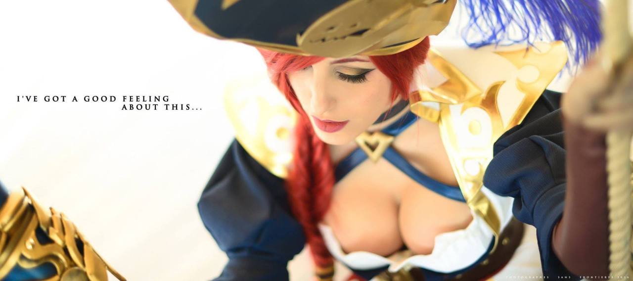 league-of-legends-sexy-girls:  Miss Fortune Cosplay