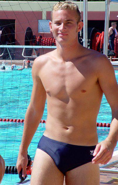 briefsgalore:  Every day new hot guys showing off their body in briefs or speedos! Check