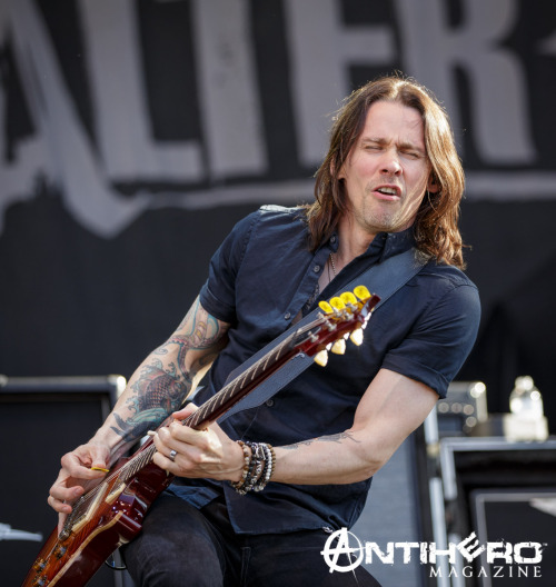 Cool shots of Myles Kennedy with Alter Bridge @ Chicago Open Air Festival.© Anti Hero.More infos her