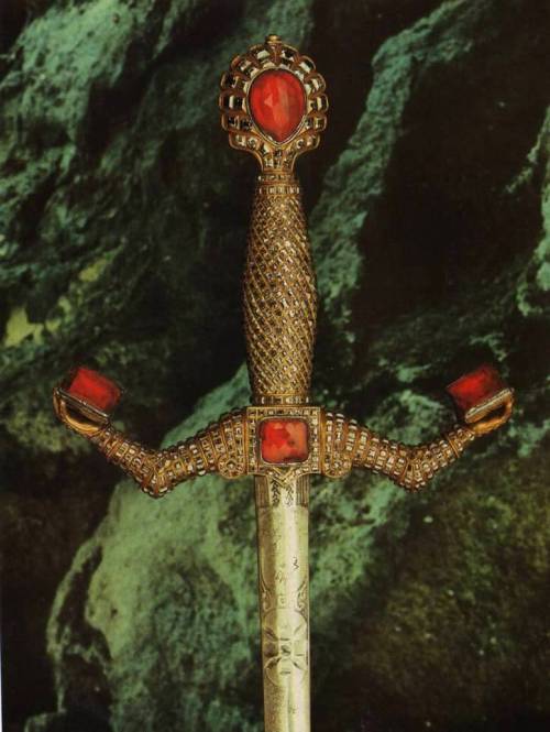 peashooter85:Ruby mounted sword, Germany, 18th century.from The Dresden Armory