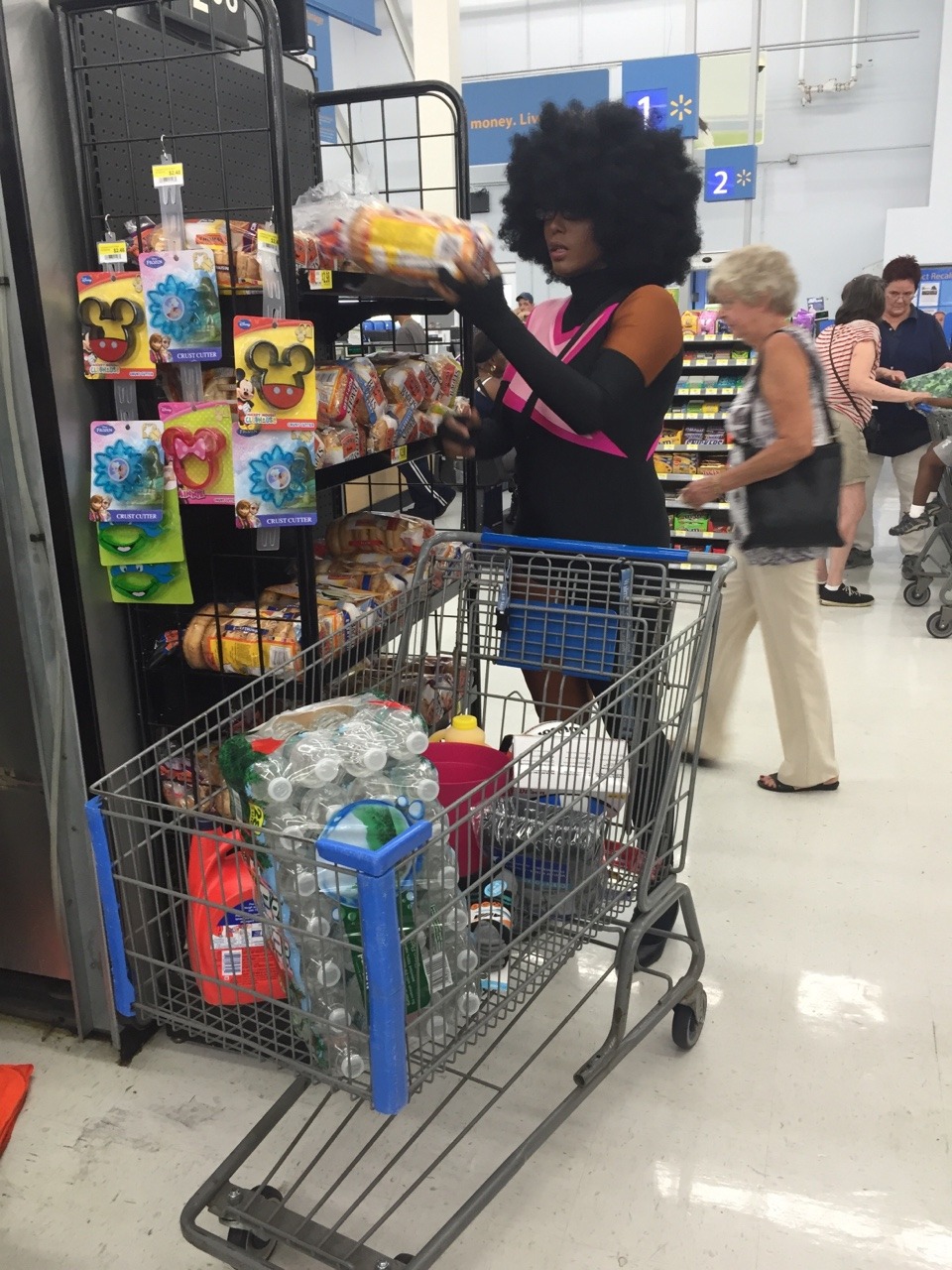 simplyvoguee:  latieraeve Garnet [Square Mom] at the supermarket [Instagram: latieraeve