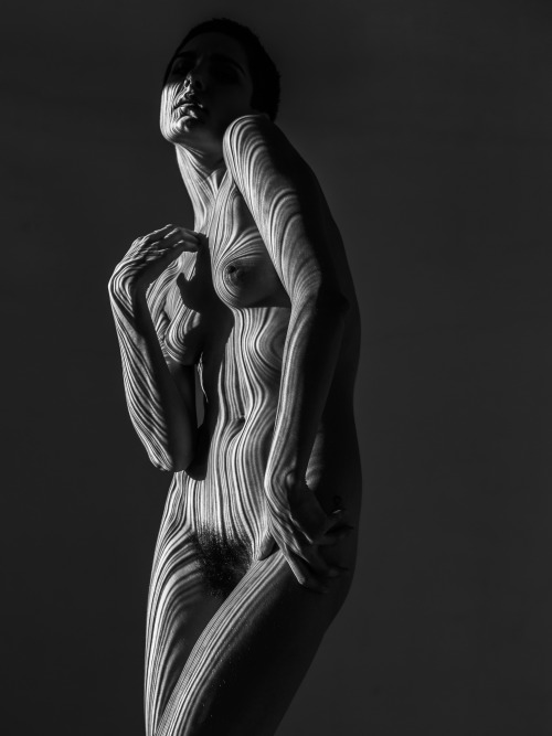 roarieyum: Roarie by Neil Snape