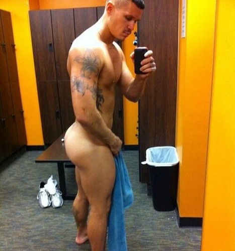 jonathanecko:  sfballer:  Bubble ass by muscblk http://flic.kr/p/g1kkoq   @Jonathanecko●Submit●Ask●Narnia