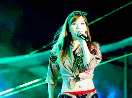 wennist:  1/∞     fancam of taeyeon  