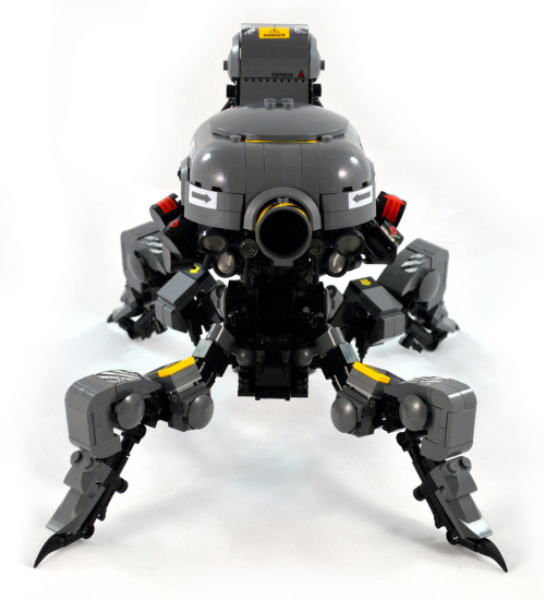Lego mech by intrond.More robots here.