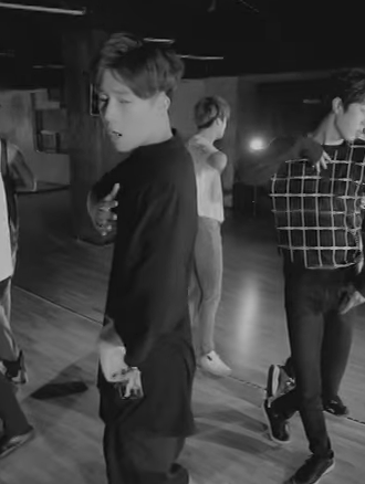 jdw-juseyo:  INFINITE 24時間 Special DVD Dance Practice - WooGyu