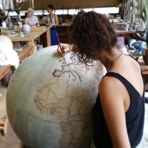 crookedindifference:  culturenlifestyle:  A Peak Inside One of the Two Hand-Crafted Globe Studios in the World London based studio Bellerby & Co. Globemakers is among one of the only two workshops in the world, which produces handcrafted globes.