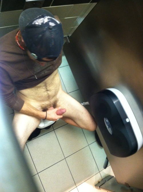 ngrboy4whttops:  He acted like He didn’t know i was watching but He knew…He knew…and He loved the attention  Gimme