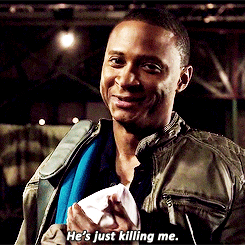 geekychicrules:  thearrowgifs:Arrow s2 vs. s3 bloopers  BrOTP!