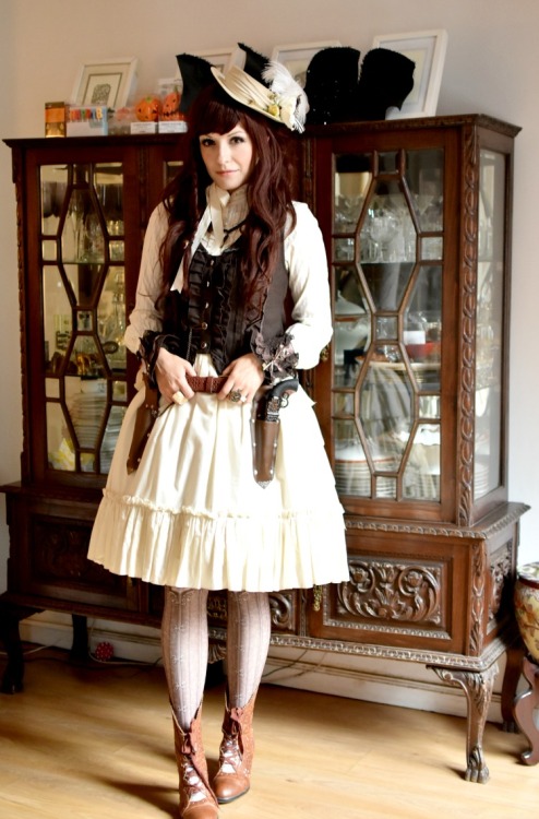 redtonic:  My local community was invited to attend a Steampunk event and I decided it was only fair