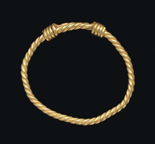 via-appia:Roman jewelry: a gold necklace (top) and gold bracelets, c. 1st - 4th century