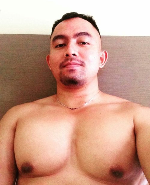 xaman755: abahchub45sbn: Nice young well built muscular man Best