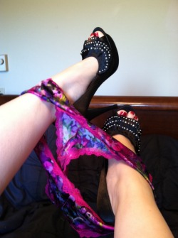 kissabletoes:  Wanna help me slip these off?