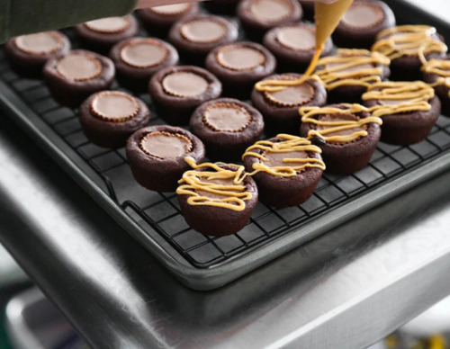 sweetoothgirl:  Chocolate Peanut Butter Cup Cookies  