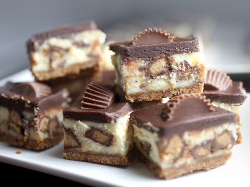 do-not-touch-my-food:  Peanut Butter Cup Cheesecake Bars  momentomagicoconme:❤❤❤❤❤❤❤❤❤