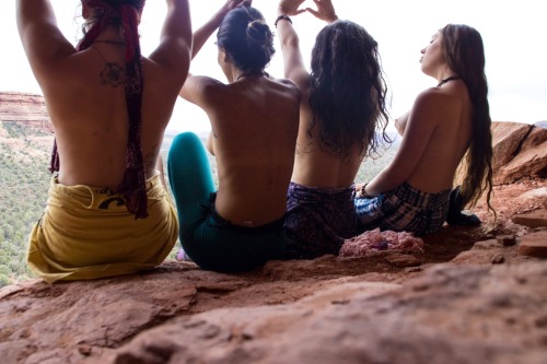 embrace-your-earth:  Bliss surrounded by beauty ॐ