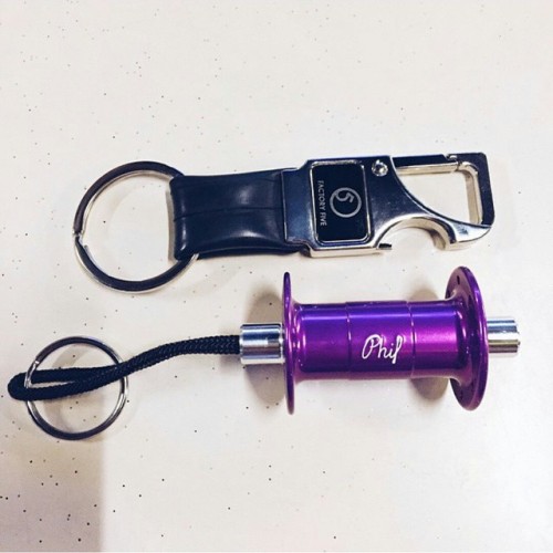 webuildweride:  Repost from @bao_triplecross ~ two great ways to carry those keys! #philwood #factor