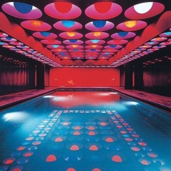 setdeco:VERNER PANTON, Swimming pool in the Spiegel Publishing House, Hamburg Germany, 1969