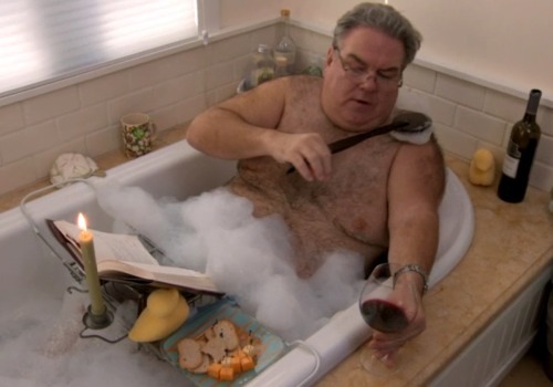 chubstermike:  gotsilver:  multitasker  Jim O’Heir He is gorgeous!!!