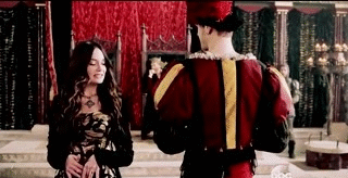 daenerysbeauty:    No one’s as smart and hard of heart and looks the part, like