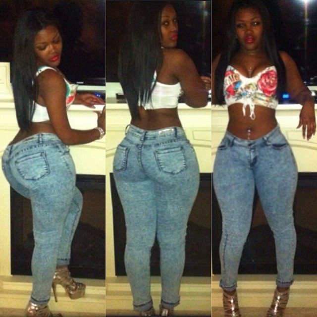 godsgifttomankind:  MBL  SHE&rsquo;S WEARING THOSE DAMNNNN JEANS!