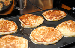 threemilk:   Buttermilk Pancakes 