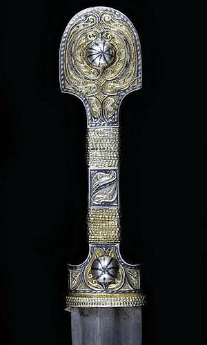 art-of-swords:  Kindjal Dagger Dated: 19th century Culture: Russian Measurements: overall length 49 cm The dagger has a double-edged, straight blade with two fullers and central groove on both sides. The silver grip and scabbard have niello decoration