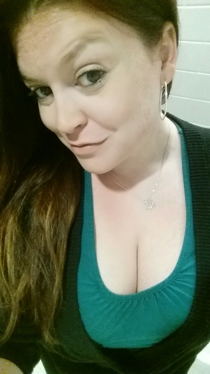weliketoplay7384:  A little restroom photo shoot cuz why not?! Xoxo, K;) 