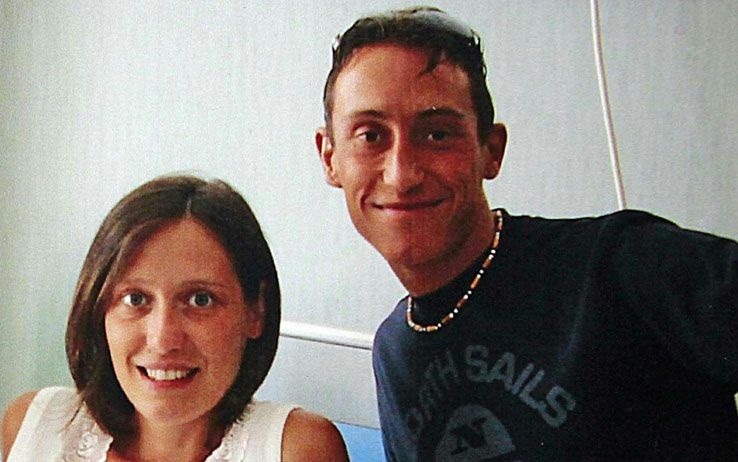 Il mio pensiero più affettuoso va a Ilaria e alla famiglia Cucchi. Sono stati anni strazianti per loro. Oggi lo Stato ha deciso di nuovo di stare dalla loro parte.
La Corte D'Assise D'Appello di Roma ha condannato a 13 anni per omicidio...