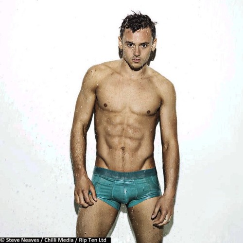 mrwillet:  STOP BEING PERFECT.  But seriously why can’t he be mine? :( 