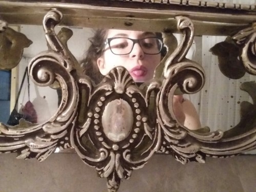 morganalefay: Found an old mirror in mum’s yoga school