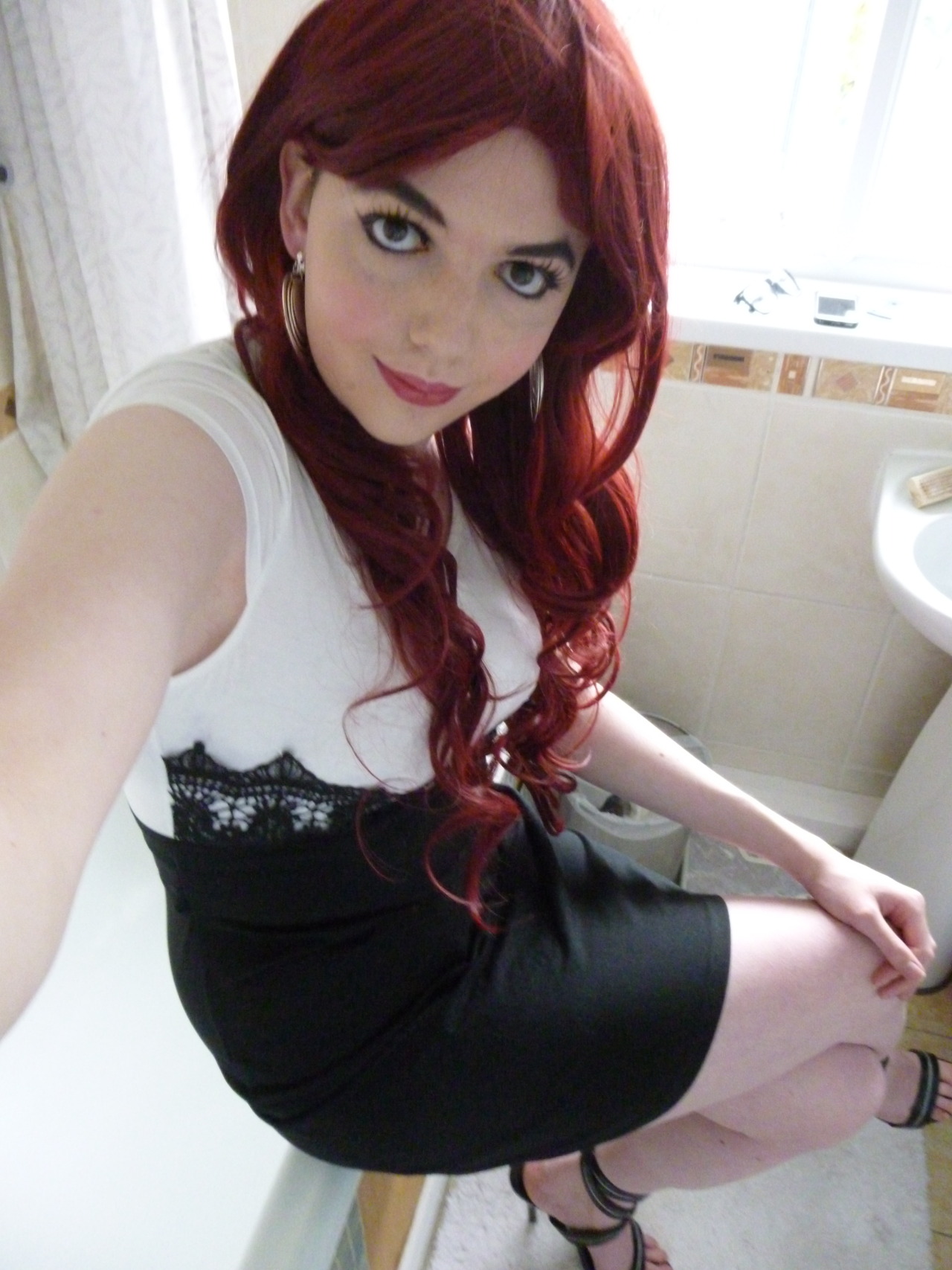 lucy-cd:  PicturesLast pics in the red wig, so gorgeous! I can’t wait to wear it