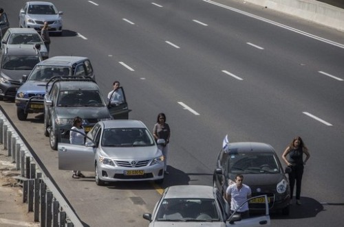 Remembering The Holocaust JERUSALEM – Live in the bustling city of Jeruzalem came to a grinding halt