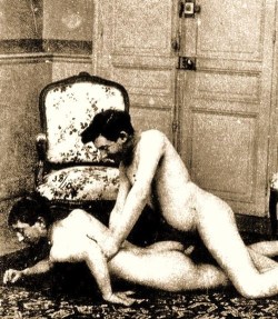 vintagemaleerotica:  Very vintage fuck. Unknown