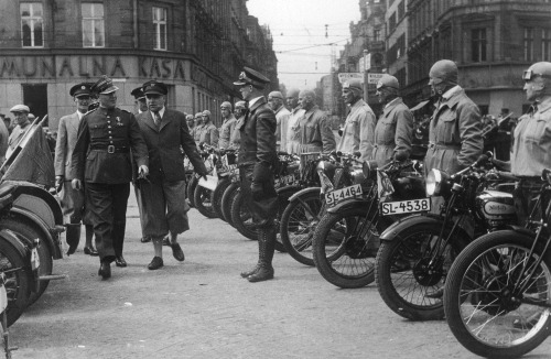 Otwarcie sezonu motocyklowego w Katowicach (1939).