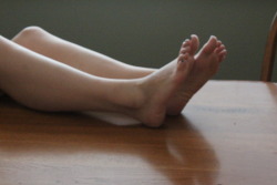 thoughtfultoes:  Ready to hookup with the perfect girl that’s sexy from her head to her toes? http://bit.ly/HerToes