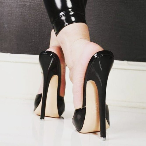 stilettomules:Stilettomules.com Find sexy stiletto mules, slippers, sandals, stripper heels, platfo