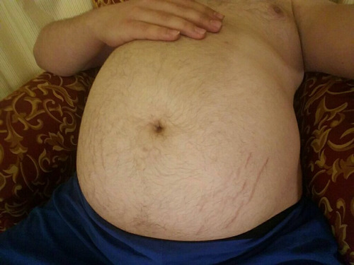 My piggy always eats his fill, and then some! He is such glutton, who will eat until he can’t 