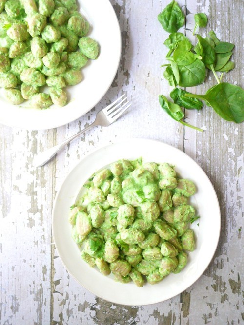 veganfoodpornpictures:  Gnocchi with Creamy Spinach Sauce(Source)VeganFoodPornPictures.com | Vegan Cookbooks On Sale!Like Us On Facebook | Follow Us On Twitter