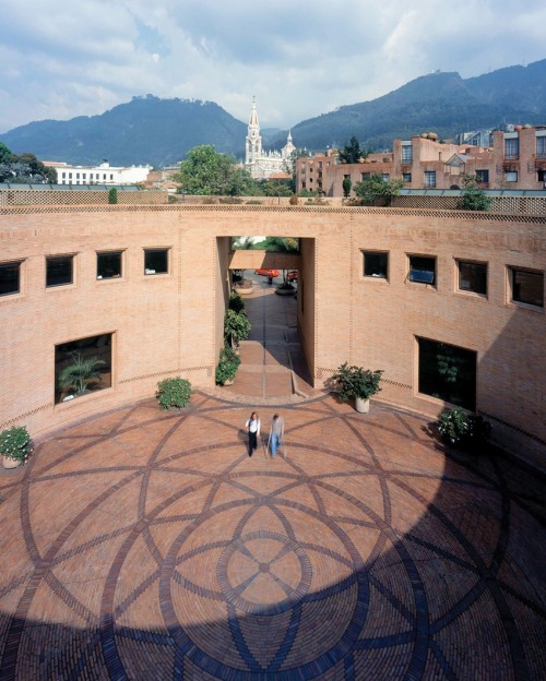archatlas:  Rogelio Salmona: Bogotá’s Maestro of BrickColombian modernist Rogelio Salmona had an enriching and enduring impact on Bogotá through his mastery of brick.Bogotá is a city of red brick and nobody did more to enrich that material than Rogelio