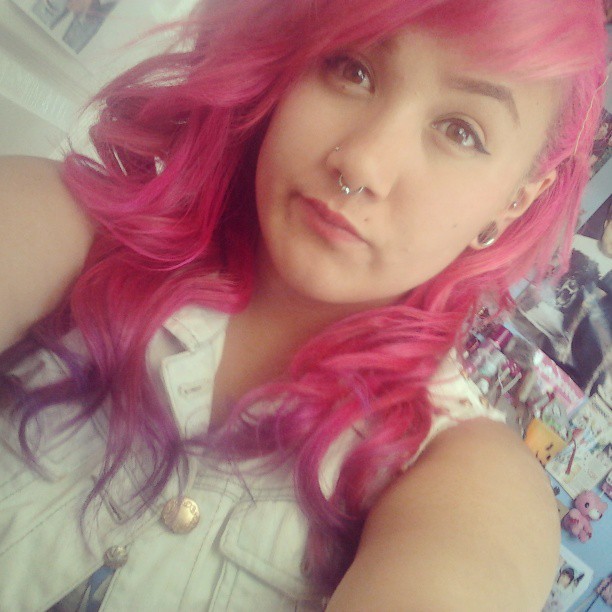 lonelyheartsclubxxx:  Burger king then party ^^ #pinkhair #selfie #face #septum #piercing