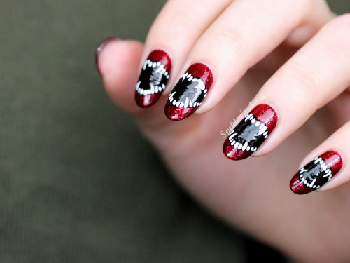 Vampire Halloween Nails for the #LLAfterDark (inspired by Starfish on the Beach)