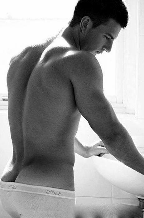 https://male-dreams-blog.tumblr.com/post/118553844335