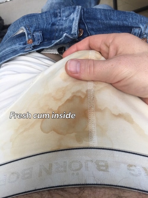 Fresh cum and old piss and cum stains inside. Strong smell